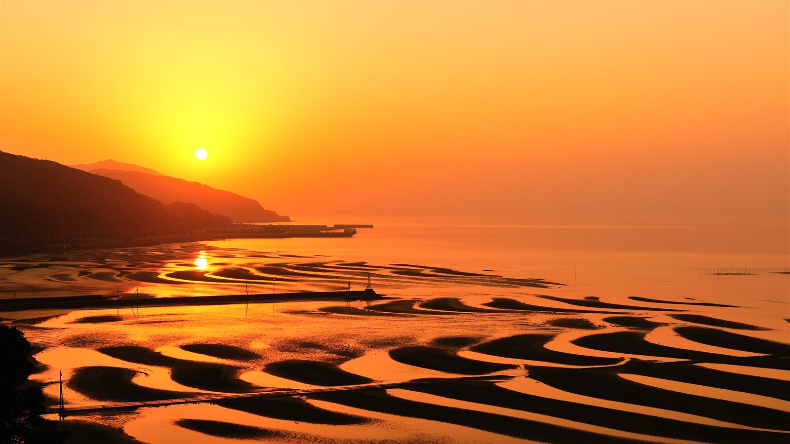 不知火海に沈む夕日